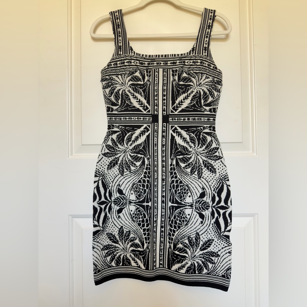NWT Farm Rio Off-White Monochrome Elegance Scarf Knit Mini Dress -XS - Picture 3 of 6